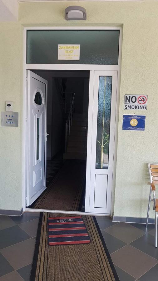 Guest House Vila Mimoza Ulcinj Esterno foto