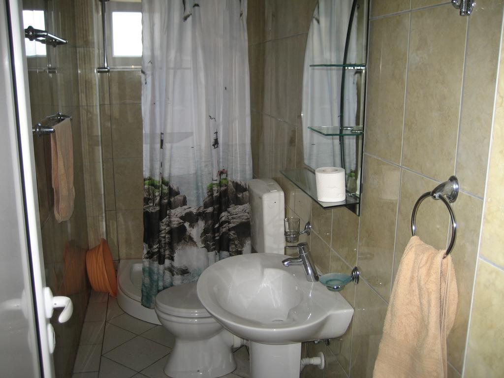 Guest House Vila Mimoza Ulcinj Esterno foto