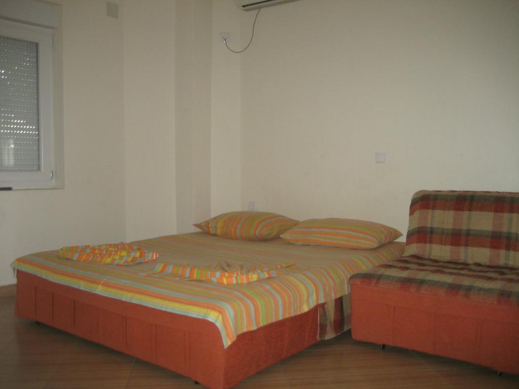 Guest House Vila Mimoza Ulcinj Esterno foto