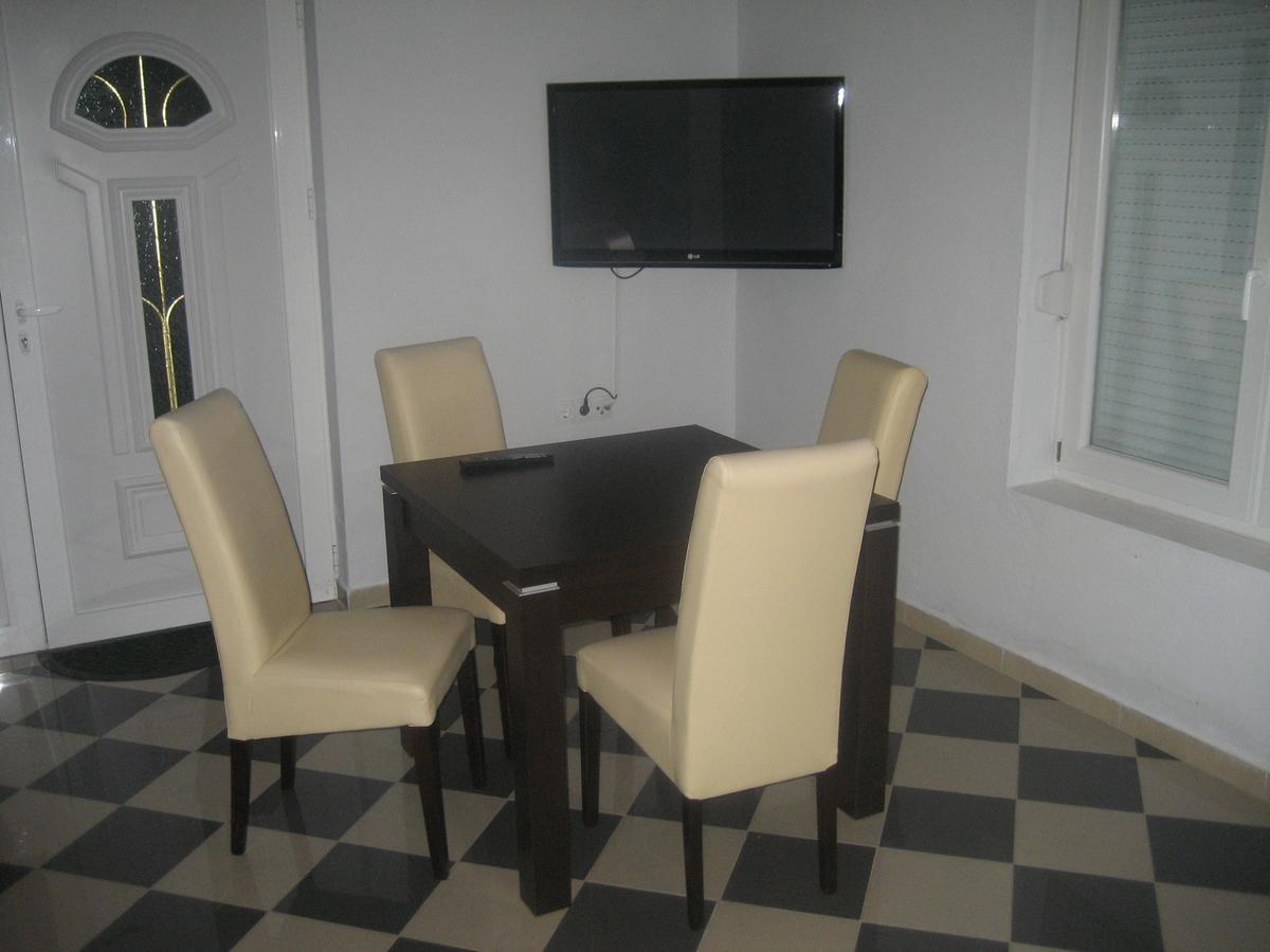 Guest House Vila Mimoza Ulcinj Esterno foto