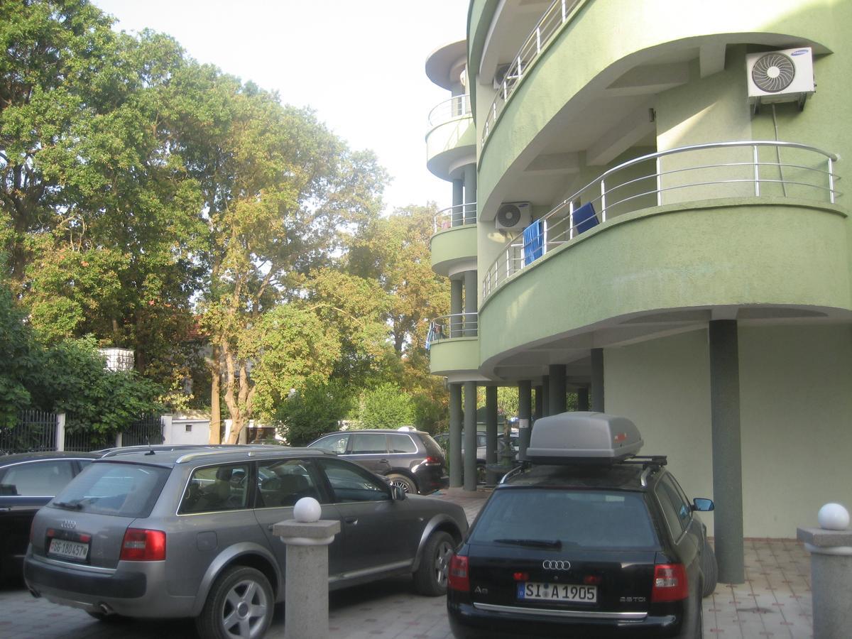 Guest House Vila Mimoza Ulcinj Esterno foto