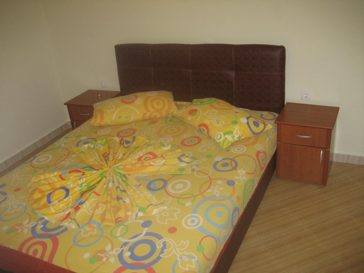 Guest House Vila Mimoza Ulcinj Esterno foto