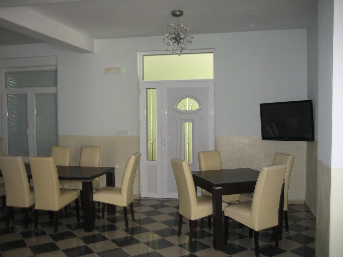 Guest House Vila Mimoza Ulcinj Esterno foto