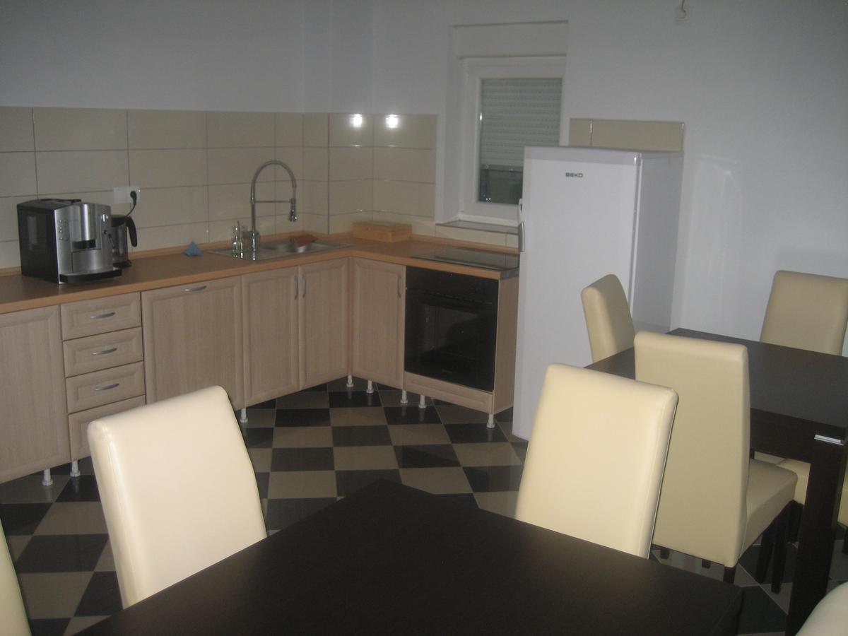 Guest House Vila Mimoza Ulcinj Esterno foto
