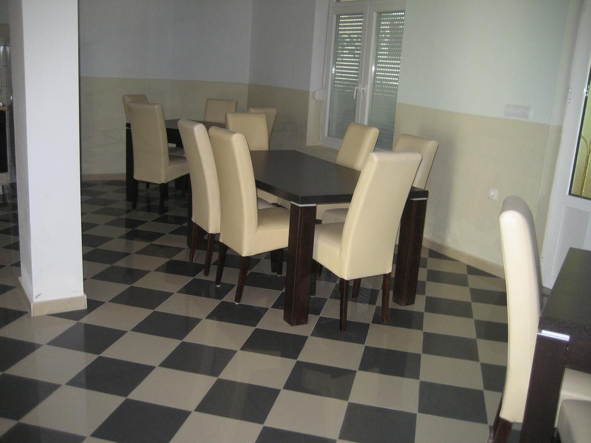 Guest House Vila Mimoza Ulcinj Esterno foto